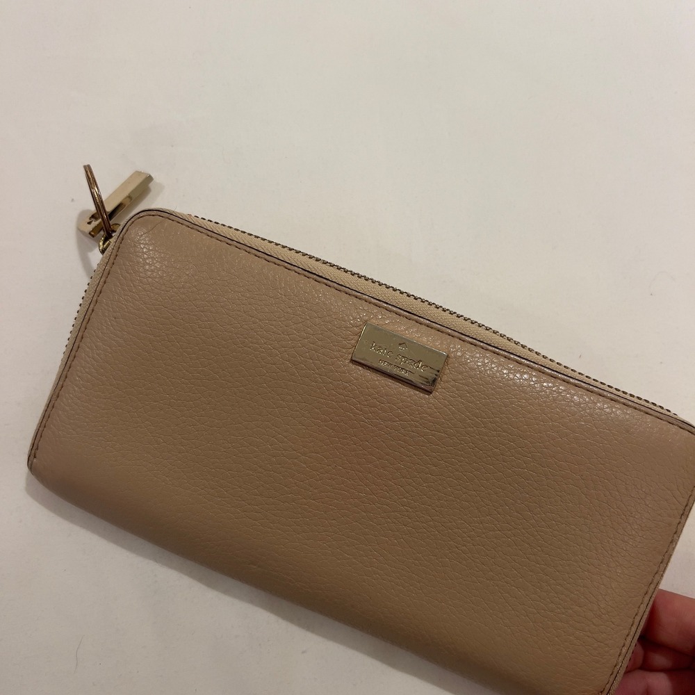 Kate Spade New York Beige Pebbled Leather Zip‎ Around Continental Wallet